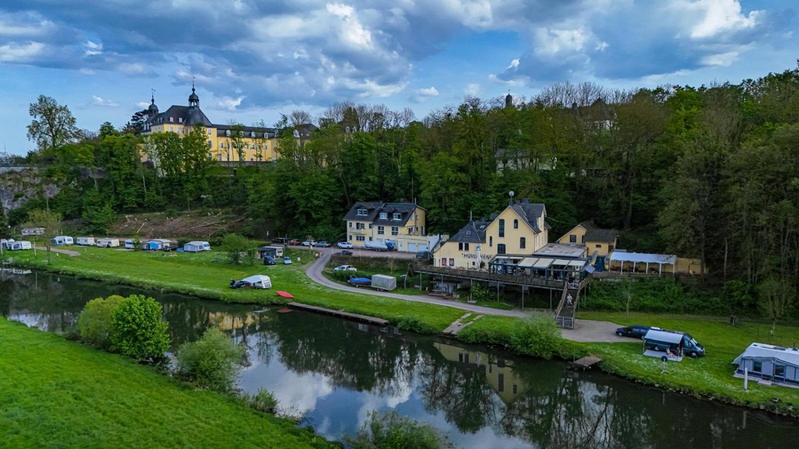 Ferienwohnung Riverside Resort Idyllisch Direkt An Der Lahn Diez Buitenkant foto
